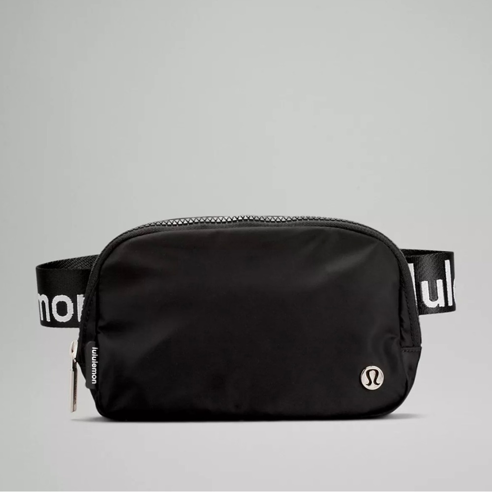 NWT Lululemon Everywhere Belt Bag